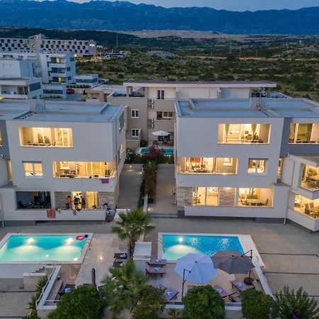Apartments & Rooms Danivan Pool Villas B Novaglia Esterno foto
