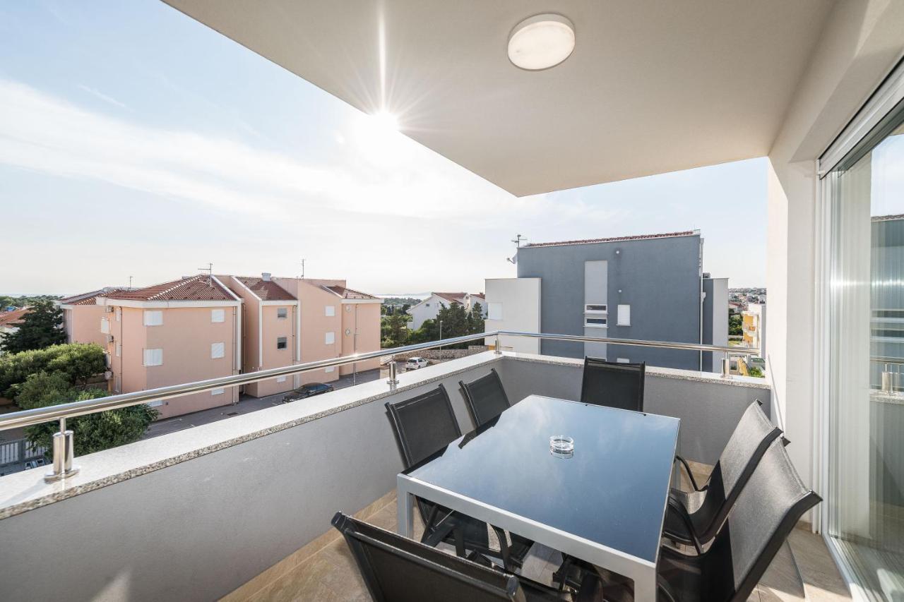 Apartments & Rooms Danivan Pool Villas B Novaglia Esterno foto