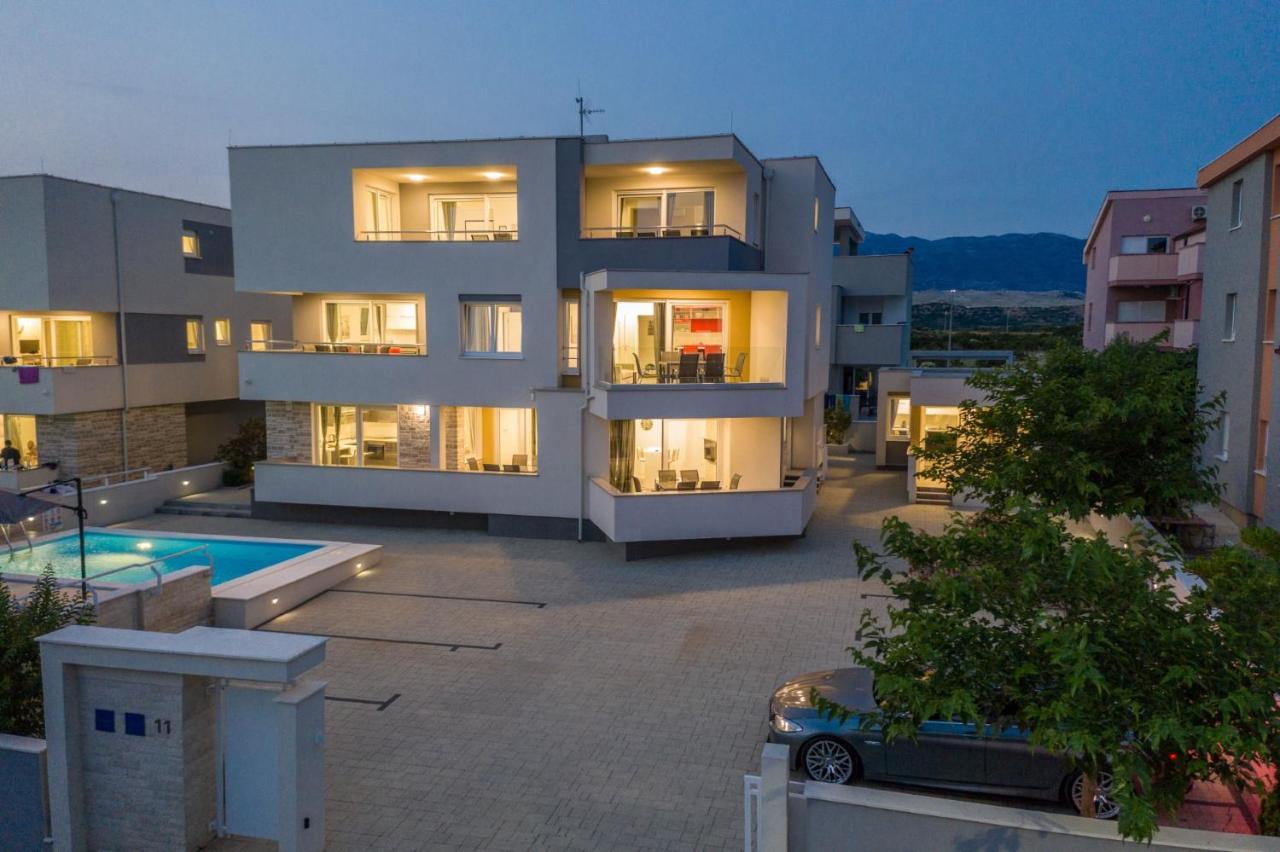 Apartments & Rooms Danivan Pool Villas B Novaglia Esterno foto