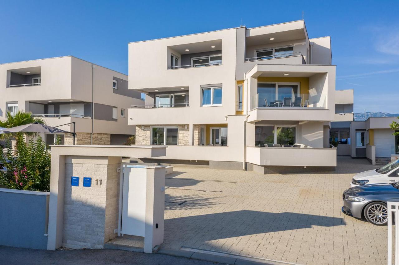 Apartments & Rooms Danivan Pool Villas B Novaglia Esterno foto